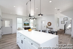 Building Photo - 419 N Mesquite St