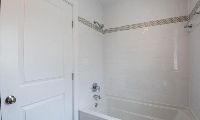 Building Photo - 494 Avenue C