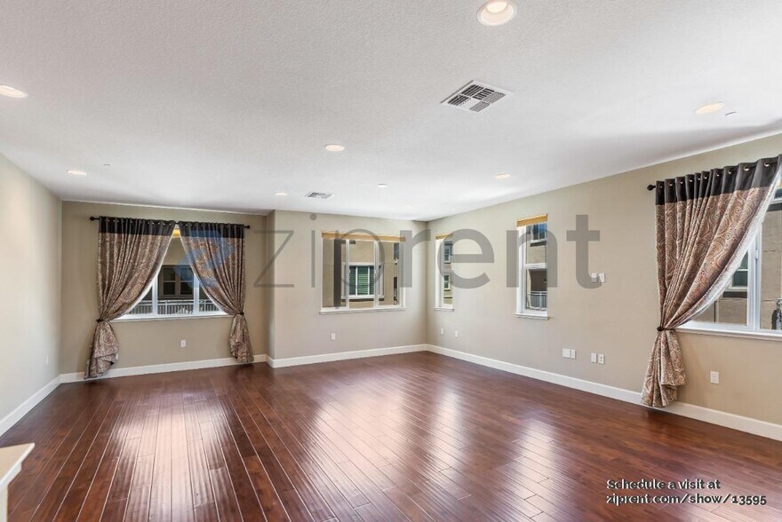 Building Photo - 5823 Brandon Ct