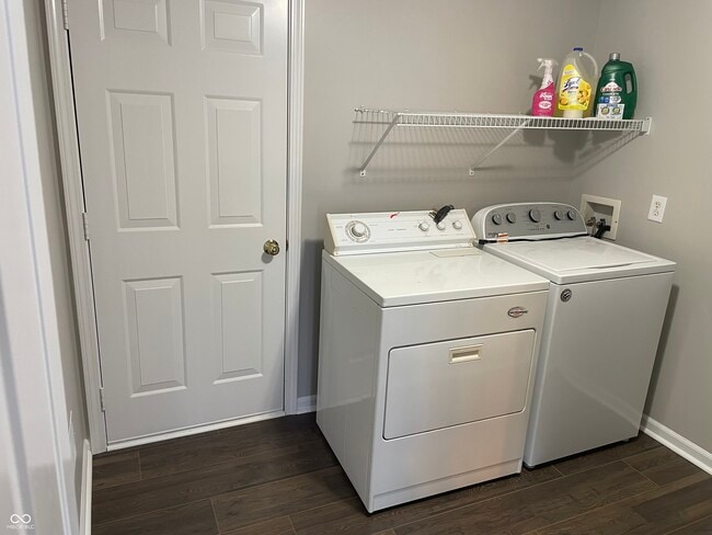 Building Photo - 5761 Cantigny Way S