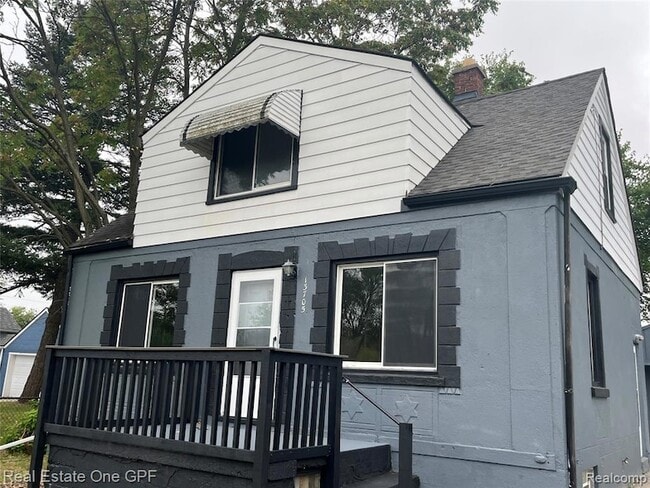 Primary Photo - 13705 Julius Ave