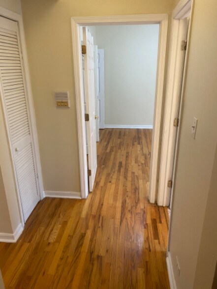 Building Photo - 1301 E 71st Pl