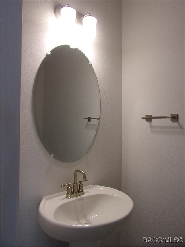 Building Photo - 219 Bittern Lp