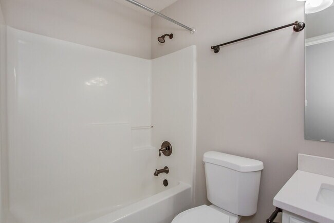 Building Photo - 16901 Peach Ln