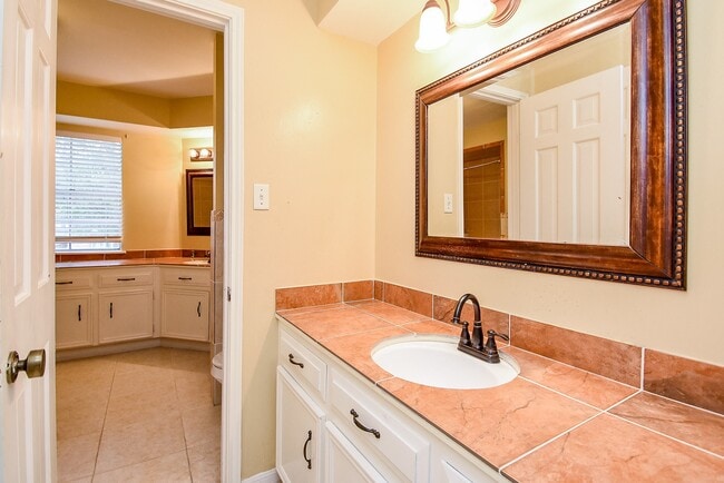 Building Photo - 1814 Corral Dr