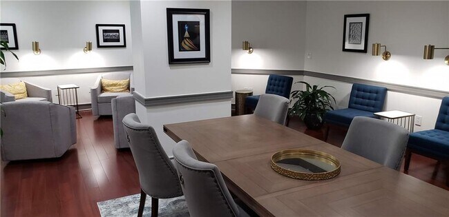 Building Photo - 1101 Juniper St NE