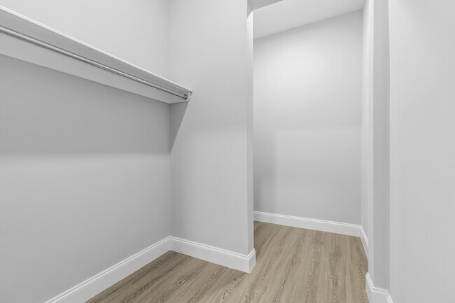 Building Photo - 222 Primrose Ave