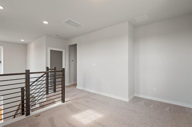 Building Photo - 144 Granit Oak Dr