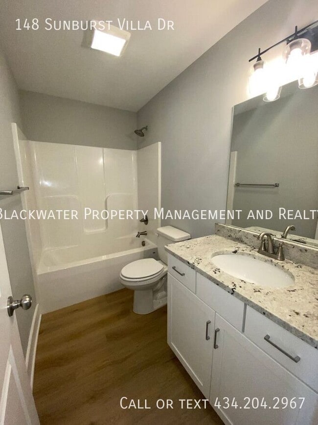 Building Photo - 148 Sunburst Villa Dr