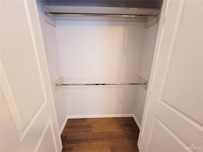 Building Photo - 18 Fuerte Ave