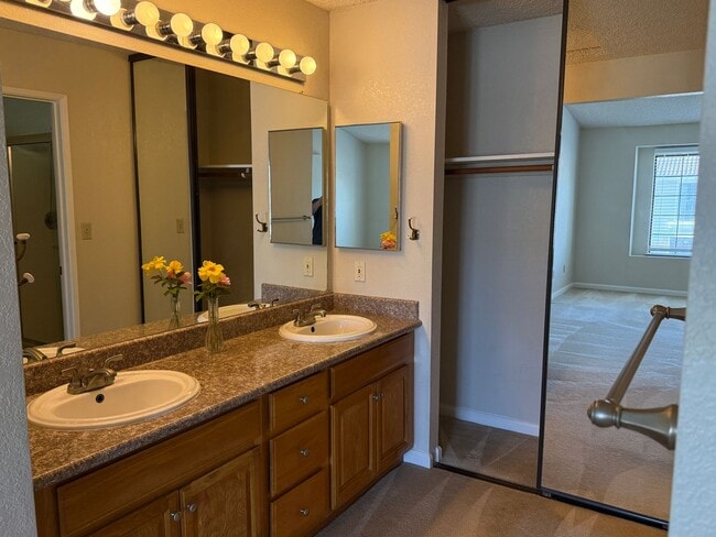 Building Photo - 4 Bedroom Almaden Home