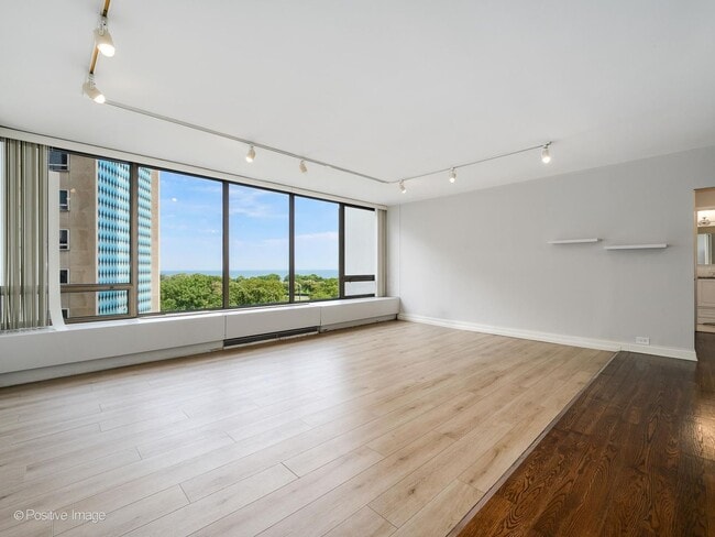 Building Photo - 2800 N Lake Shore Dr