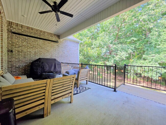 Building Photo - 2907 N Grey Squirrel Dr