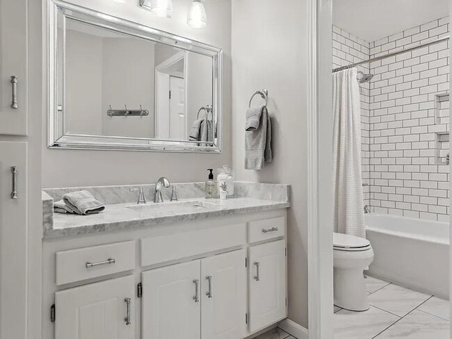 Building Photo - Gorgeous 4 Bedroom in Desirable Mahtomedi ...