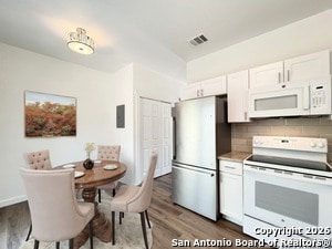 Building Photo - 1307 Whispering Hills Dr