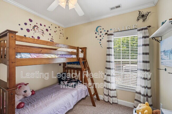 Building Photo - 187 Marbrook Dr