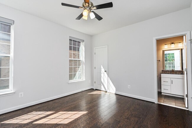 Building Photo - 4388 Fair Lakes Ct