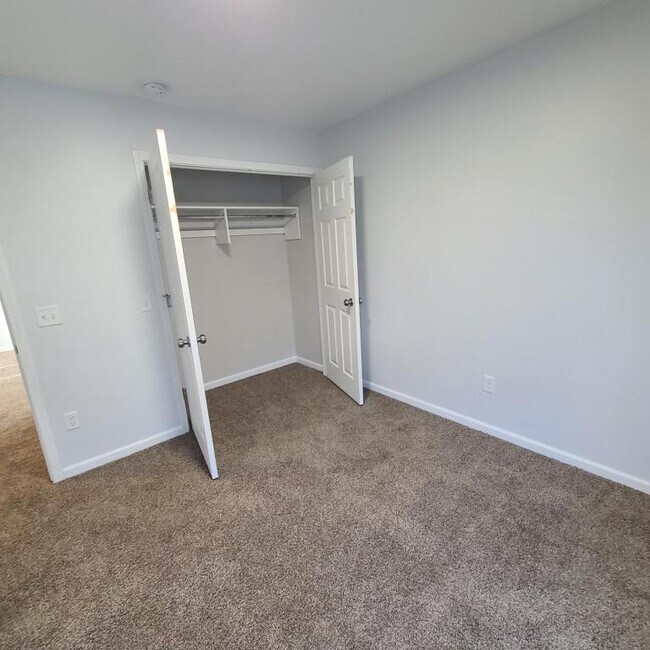 Building Photo - 2503 S Hanna St