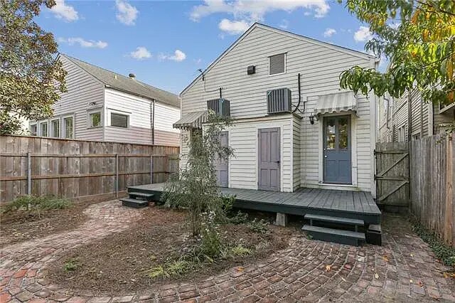 Building Photo - 5323 Camp St