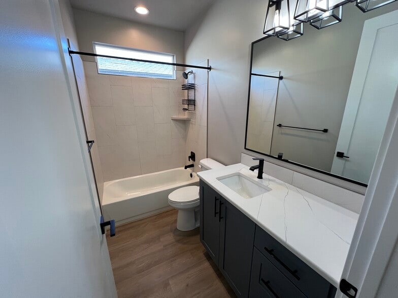Building Photo - 2213 W 320 S