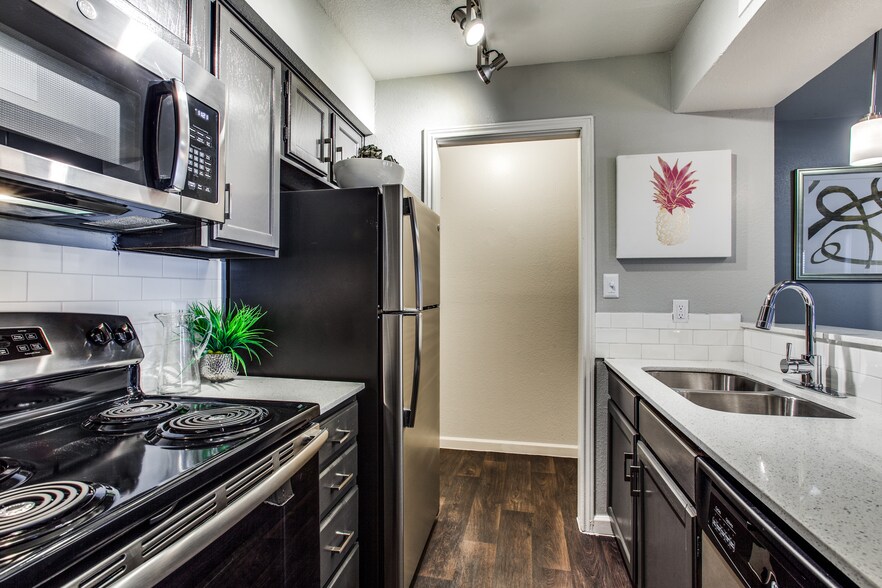 Maxwell Apartments 8300 Brentwood Stair Rd Fort Worth TX 76120