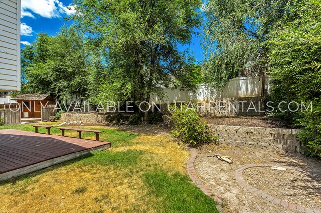 Building Photo - 1437 E Murdock Dr