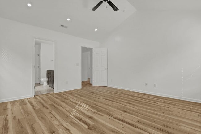 Building Photo - 244 Blue Creek Farms Drive