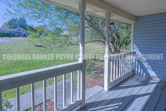 Building Photo - 531 Indian Hills Dr