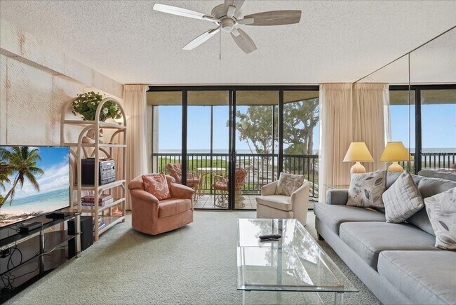 Building Photo - 5611 Gulf of Mexico Dr