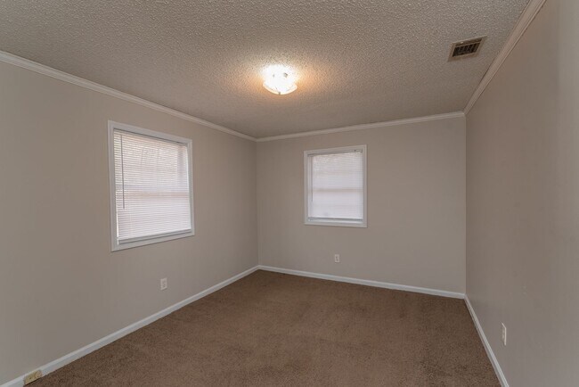 Building Photo - SECTION 8 ACCEPTED! - Cozy 2-Bedroom Home in Prime Augusta Location