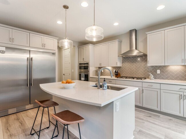 Building Photo - Stunning 4 Bed/2.5 Bath Modern Farmhouse in Scouters Mountain - HV