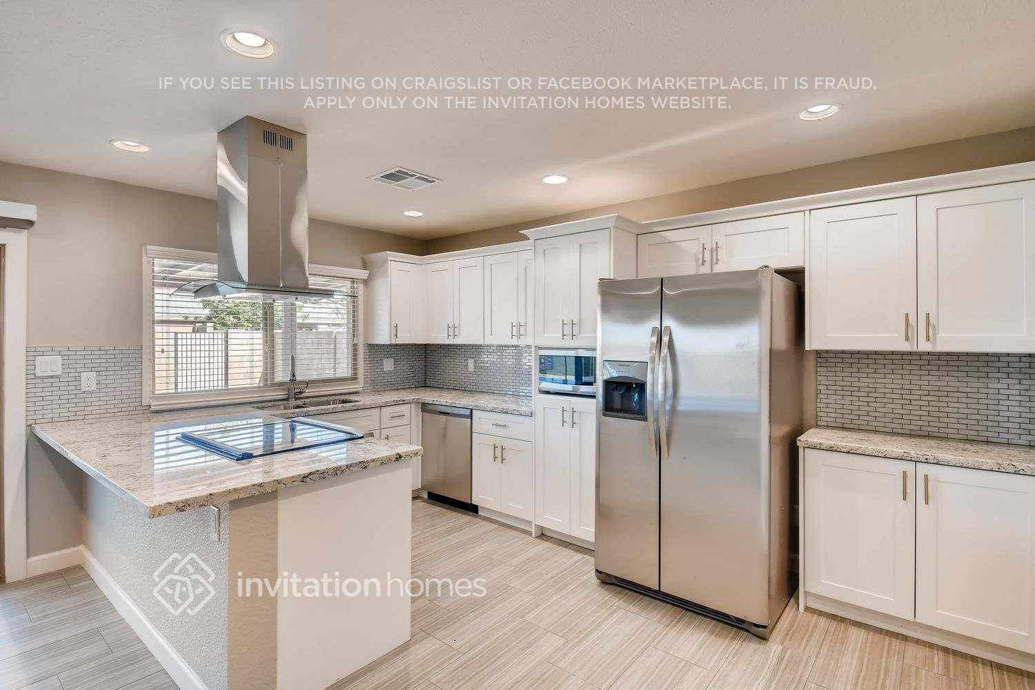 Building Photo - 2450 E Hermosa Dr