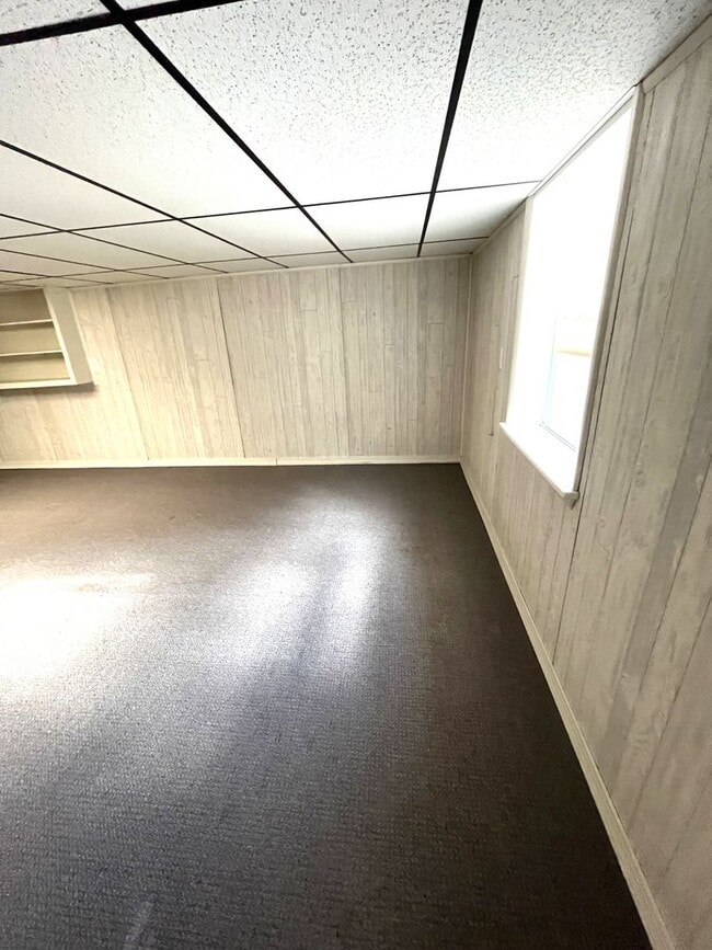 Building Photo - Beautifully Renovated Single-Family Ranch – 3 Beds, 2 Baths