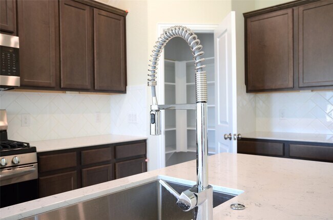 Building Photo - 10702 Balivcar Ct
