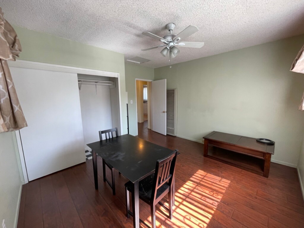 Building Photo - 840 Centinela Ave