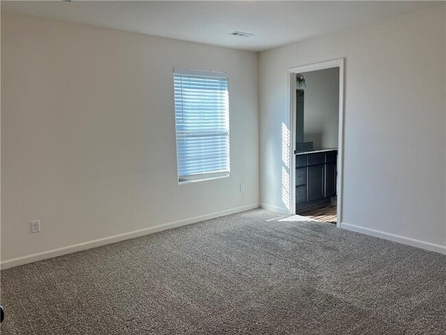 Building Photo - 820 S Parrot Ln