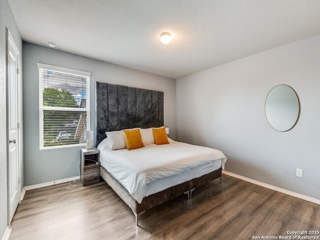 Building Photo - 11326 Babcock Bnd