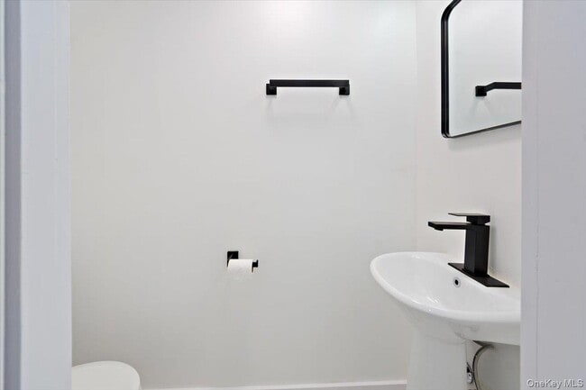 Building Photo - 104-17 Rosita Pl