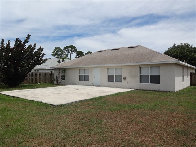 Building Photo - 1277 SW San Esteban Ave