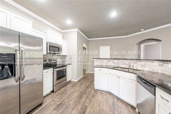Building Photo - 1291 S Springfield Dr