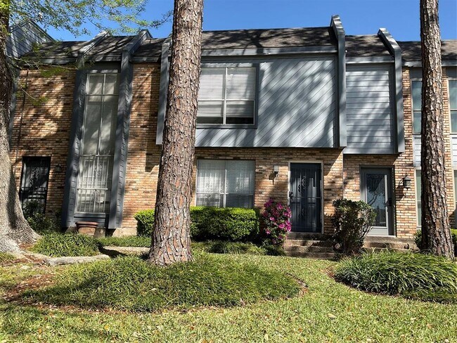 Primary Photo - 6202 Skyline Dr
