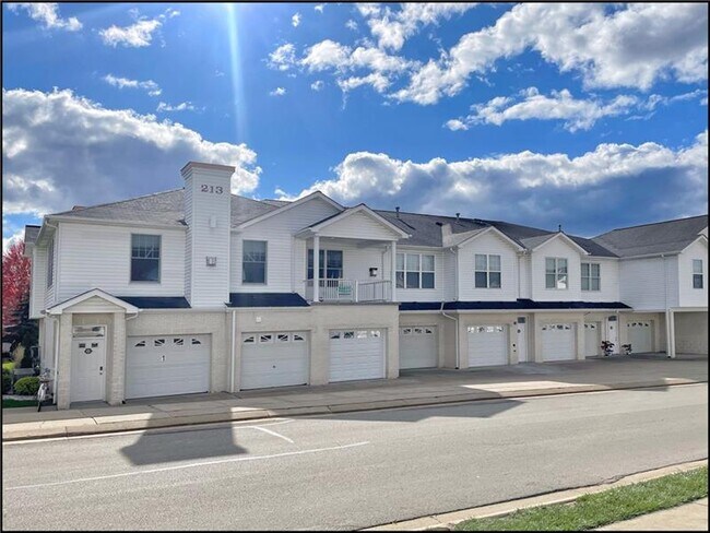 Primary Photo - 213 Adams Pointe Blvd