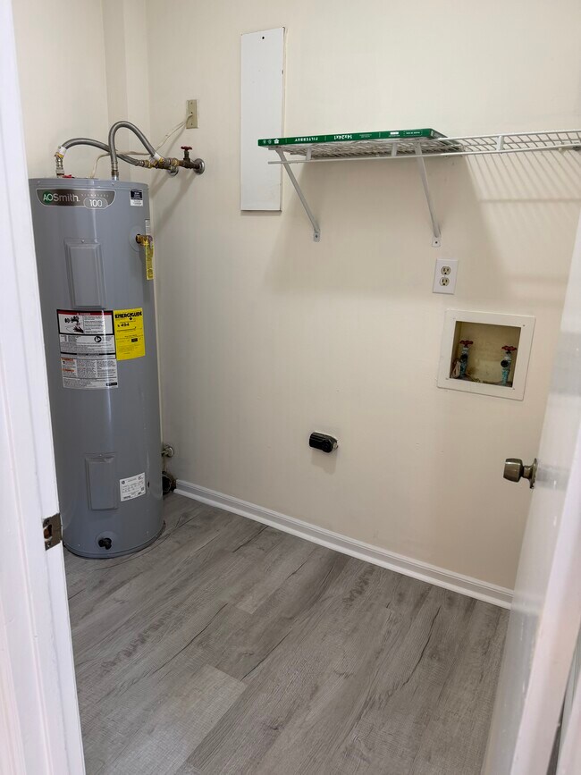 Building Photo - 31a 11th St