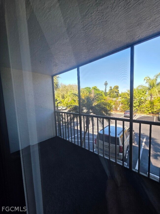 Building Photo - 9970 Sailview Ct