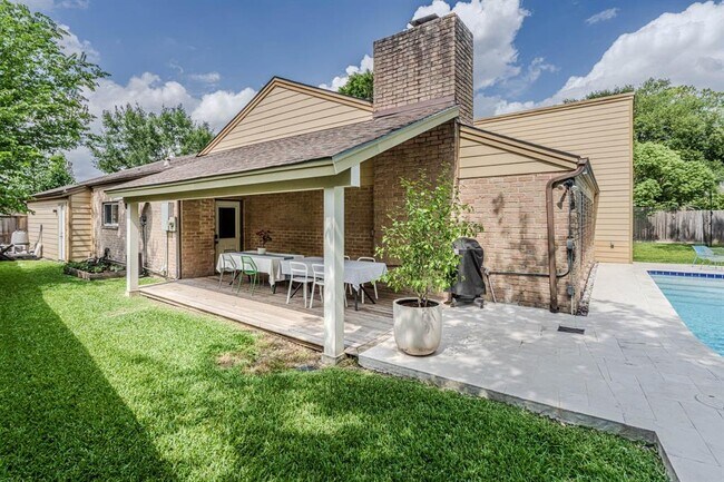 Building Photo - 1550 Wood Lodge Dr