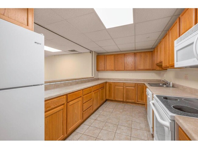 Building Photo - 114200 Hundertmark Rd W