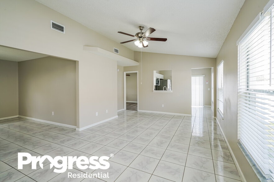 Building Photo - 9710 Red Clover Ave