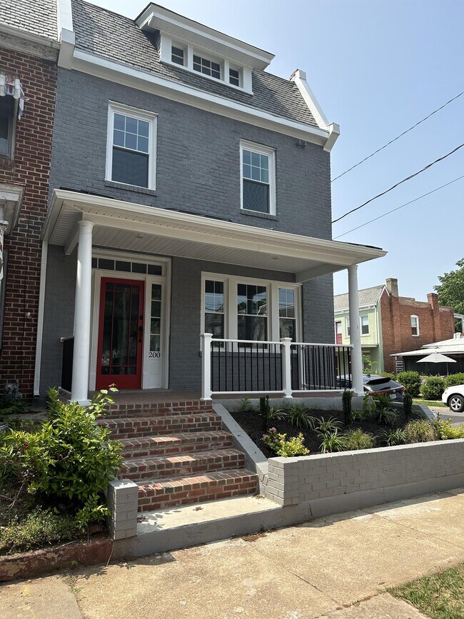 Primary Photo - 200 S Addison St