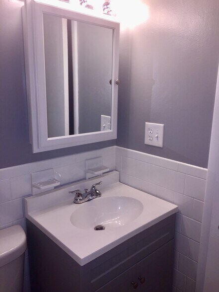 Building Photo - 608 Boston Post Rd E