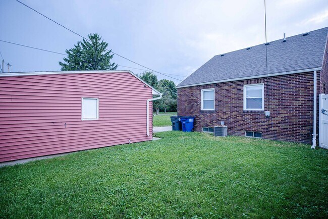 Building Photo - 3416 Chestnut St
